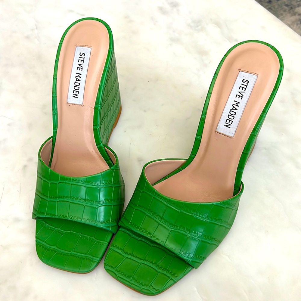 Steve Madden Green Croc Wedges